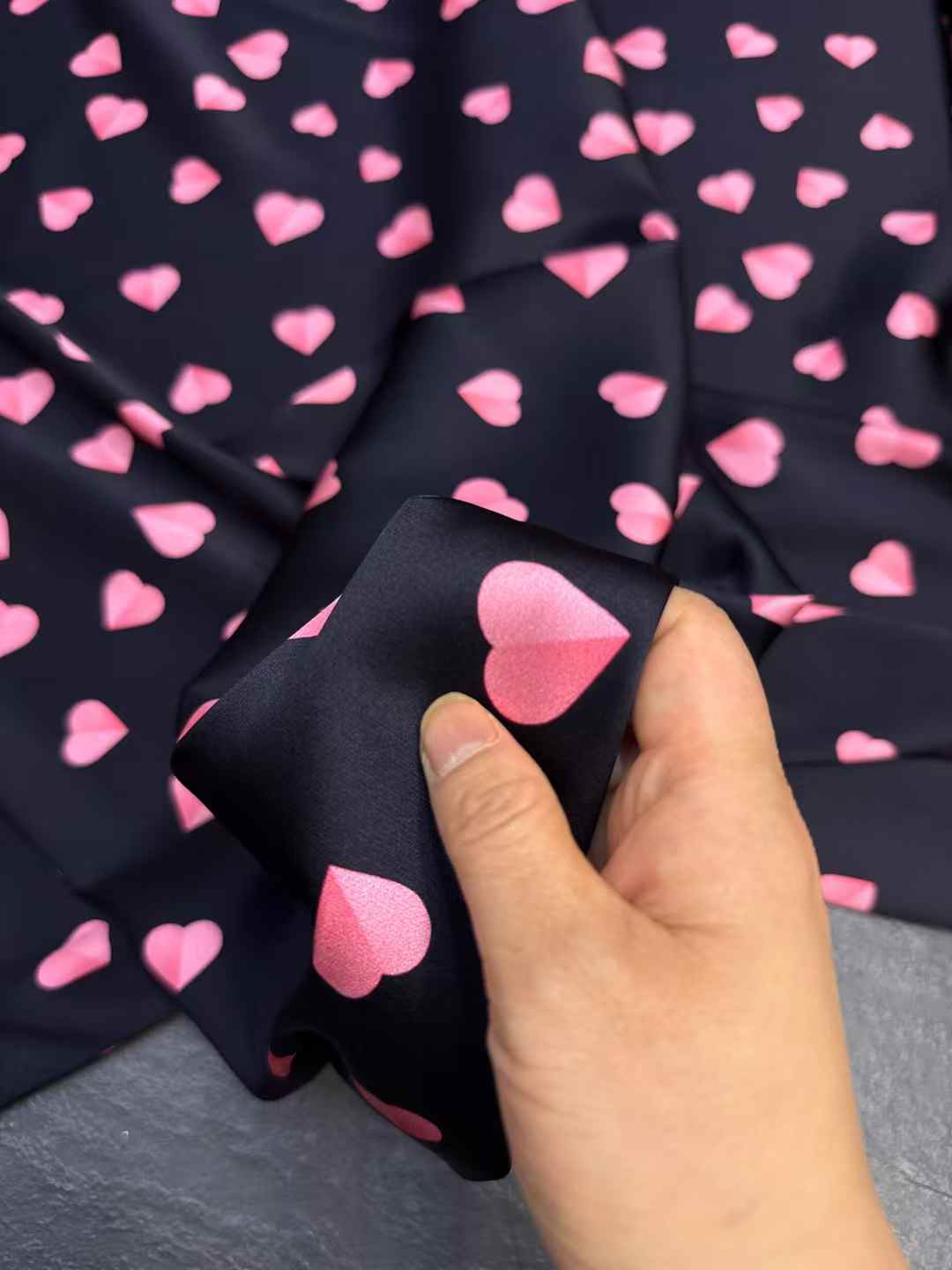 Roze harten echte zijden stof  - Crystal Mesh Fabric recensie en prijs