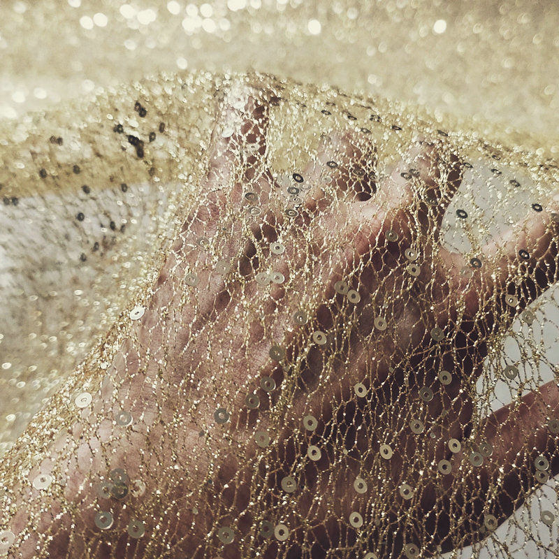Hard net wit goud pailletten b - Crystal Mesh Fabric recensie en prijs